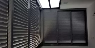 CỬA NHÔM LÁ SÁCH MẪU 2