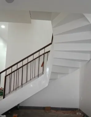 Cầu Thang Sắt Kết Hợp Gỗ – Sự Giao Thoa Hoàn Hảo