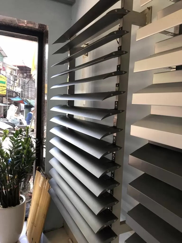 CỬA NHÔM LÁ SÁCH MẪU 6